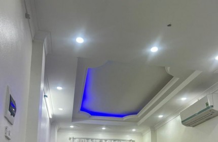 Ngọc Thụy nhà 32m2, 5 tầng, mặt tiền 3m, 6.7 tỷ Long Biên. ngõ ô tô.